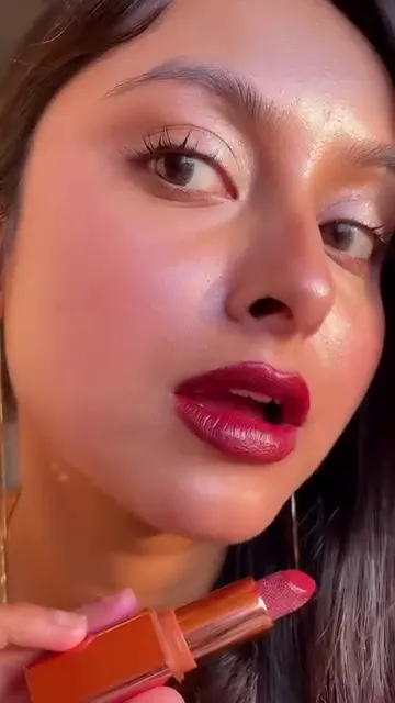 velvet matte glitter lipstick – long lasting, hydrating, bold color with sparkle finish velvet matte glitter lipstick – long lasting, hydrating, bold color with sparkle finish