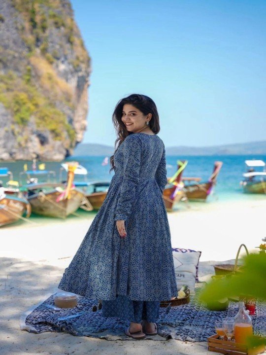 bandhani printed v neck angrakha pure cotton kurta with palazzos and dupatta bandhani printed v neck angrakha pure cotton kurta with palazzos and dupatta